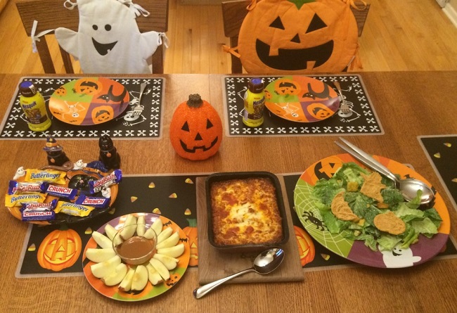 halloween dinner table