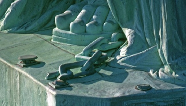 statue of Liberty has a broken chain