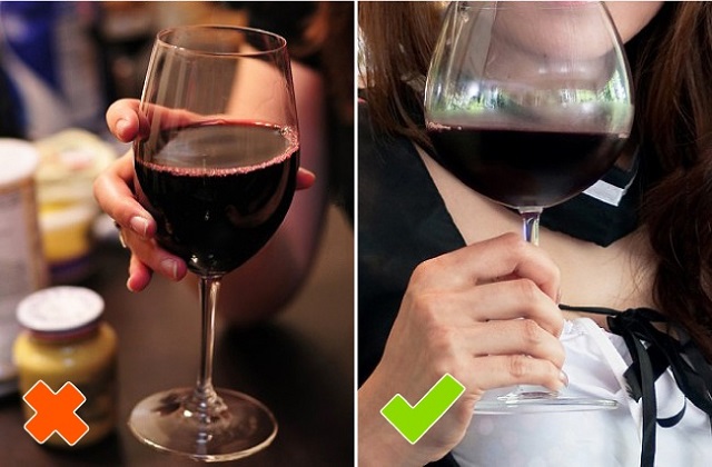 holding drink correct and wrong way