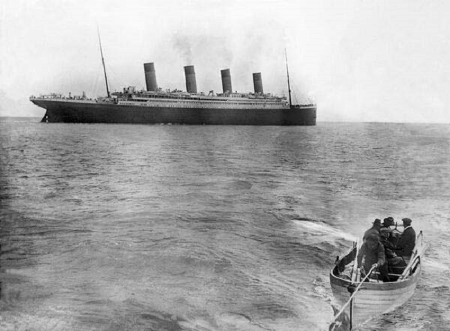 last picture of Titanic before sinking