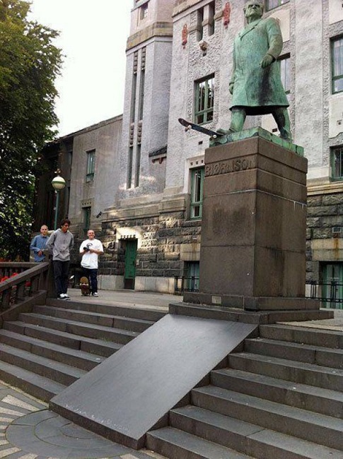 The skater statue