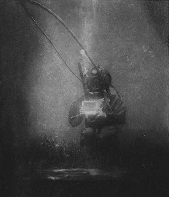 underwater photograph