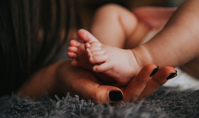 Tiny tots and their feet