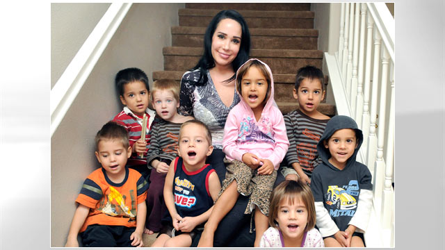 Nadya the octomom with her kids