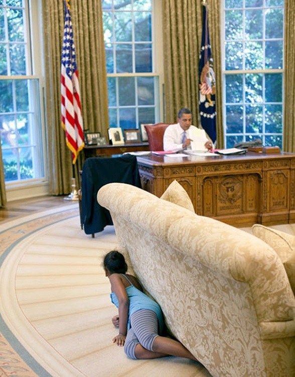 Sasha Obama Hiding from Barack Obama