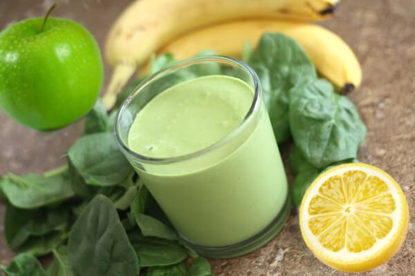 Spinach, banana, apple and lemon