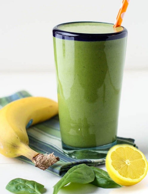 Spinach, lettuce, celery, pear, banana and lemon