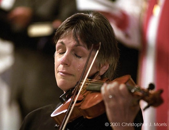 violinist Nancy Dinovo who was photographed crying