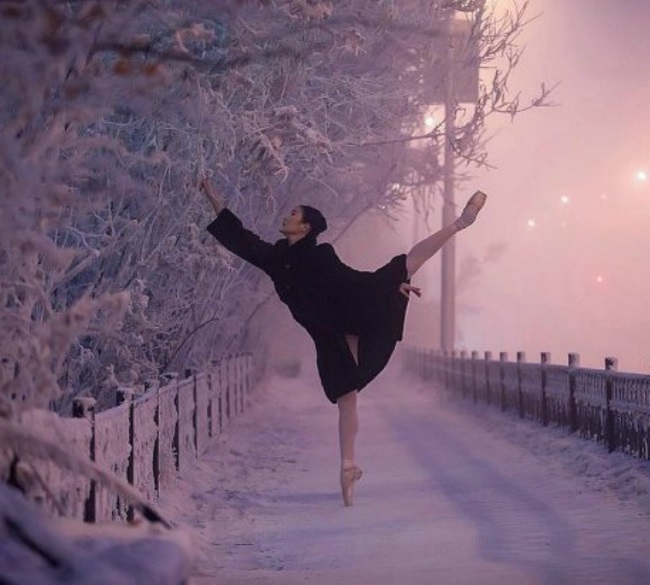 Photographer Petr Chugunov forced a ballerina to perform