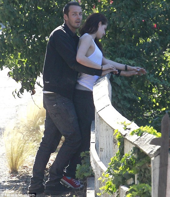 Robert Pattinson and Kristen Stewart