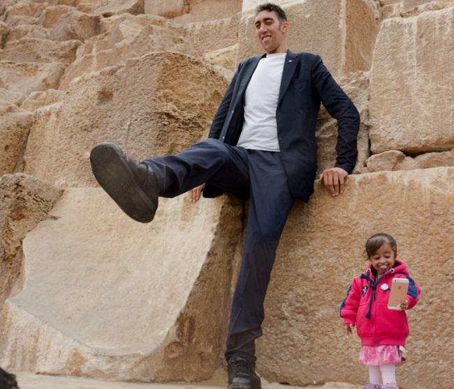 They joined together for a photoshoot in Egypt