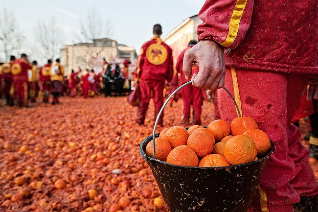 Battle of the oranges, Italy