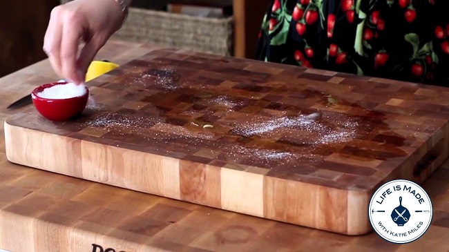 How best to clean wooden chopping boards