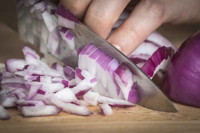 How to cut onions without getting those nasty tears