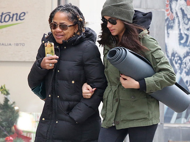 meghan markle with her mother 