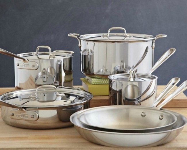 Retaining the shine of metal kitchenware