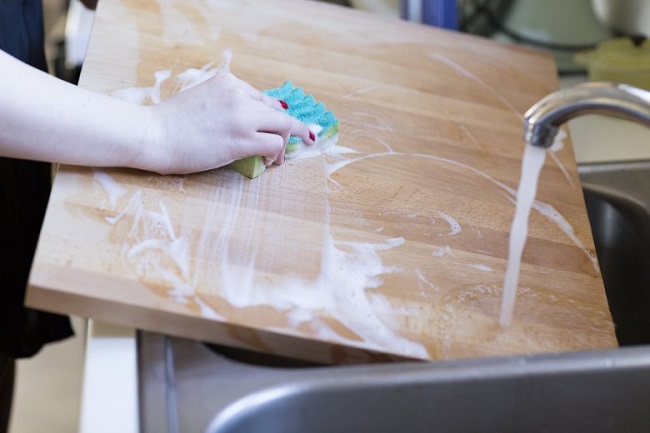 Rinsing utensils and cutting boards