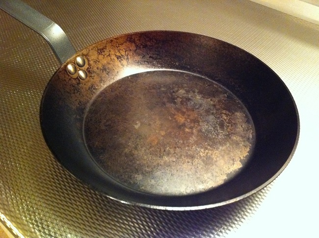 The best way to clean a cast iron frying pan