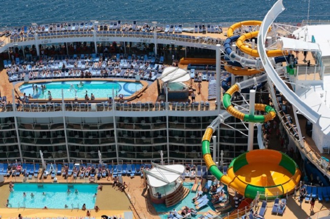 The ship offers Ultimate Abyss, The Perfect Storm waterpark