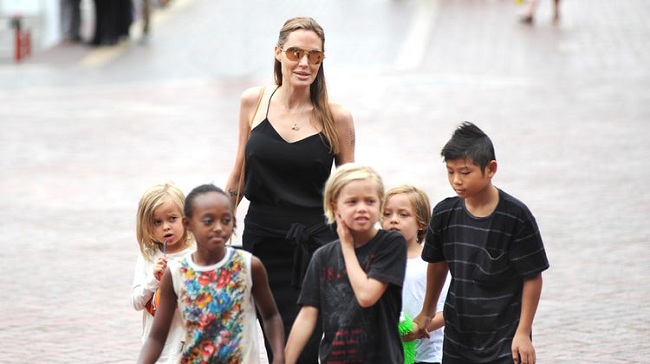 angelina jolie with her kids