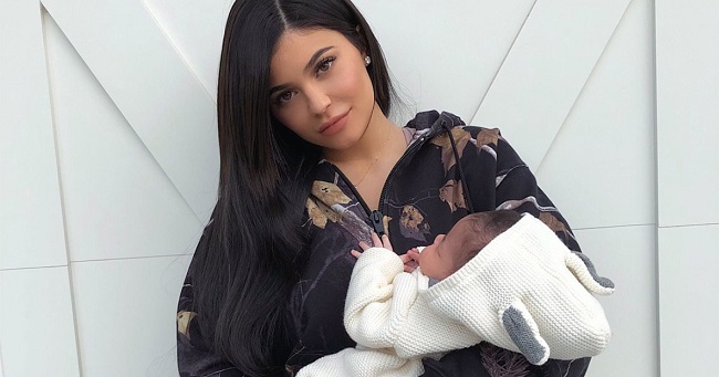 kyle jenner with her baby