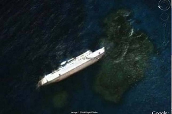 Largest shipwreck visible on Google Earth