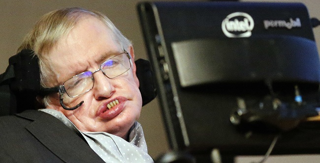 Stephen Hawking actually had blue eyes