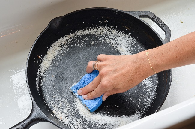 Here's how to wash a frying pan