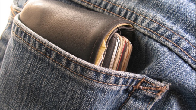 Your overstuffed wallet is resulting in bad squatting posture