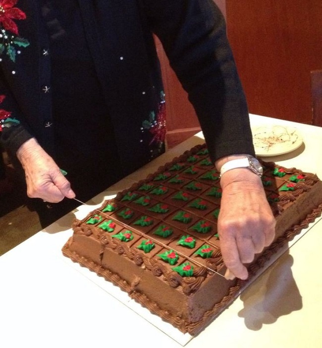 Dental floss for cutting cake.