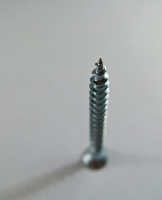 How to prevent screws coming loose