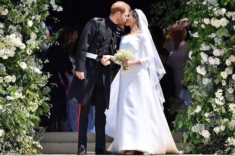 Kiss outside the chapel