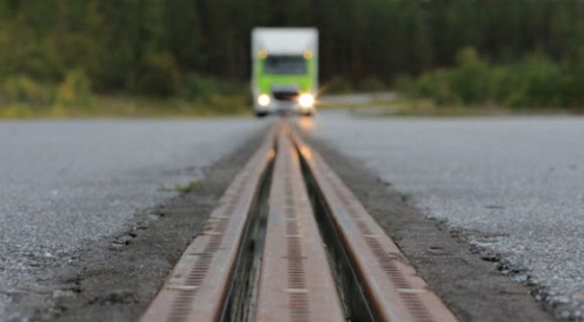 trucks on electric road