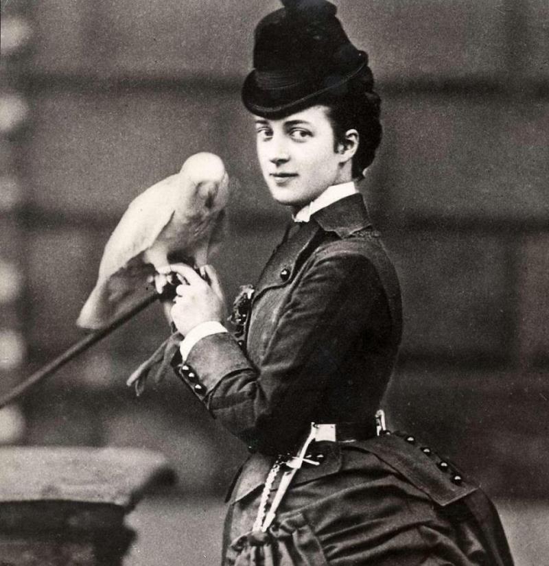 The 1800s trend of the Alexandra Limp