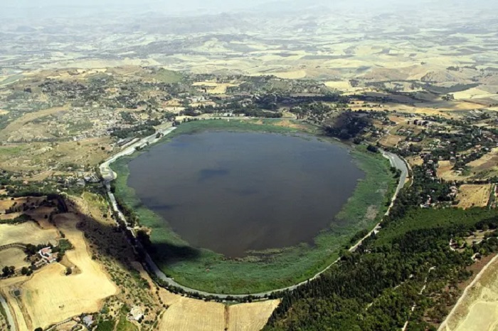 Lake Pergusa