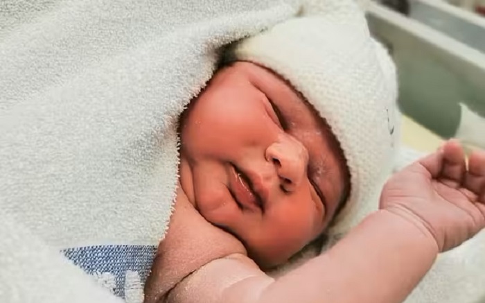 Other supersized babies born before Angerson